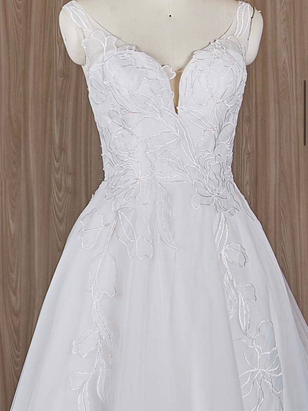 Private Label Ivory Floral Embroidered A-Line Bridal Gown Size 18 New With Tags